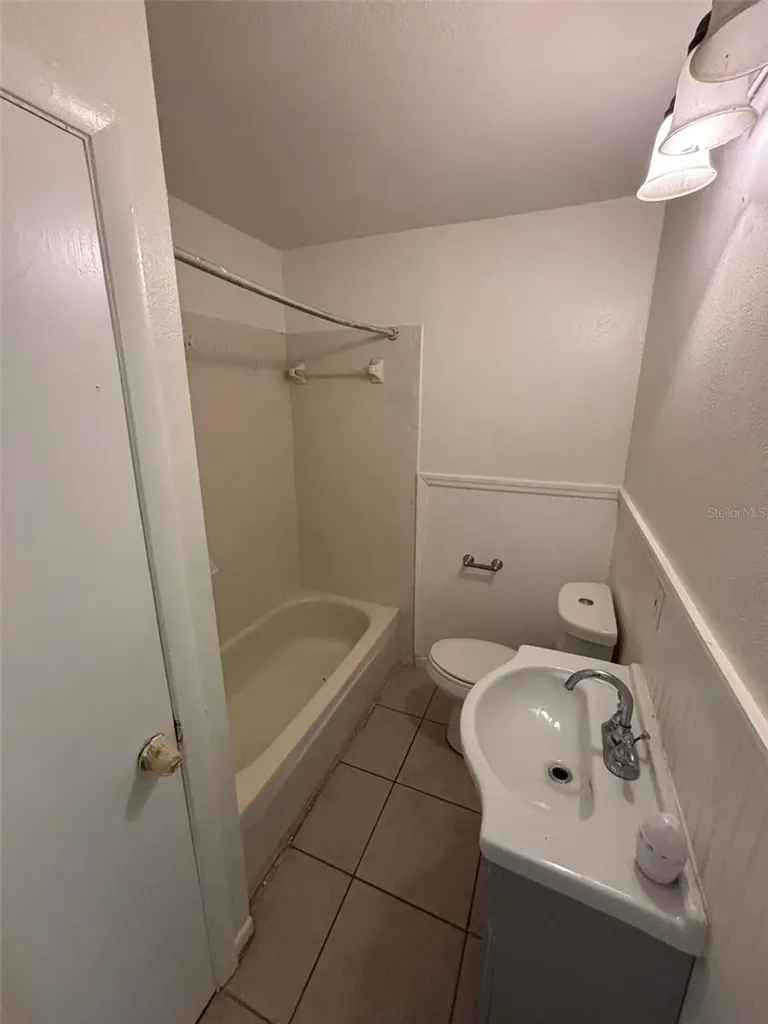 2908 E Howell Street Tampa FL 33610