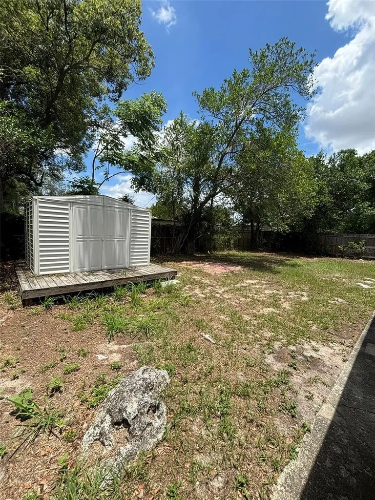 2908 E Howell Street Tampa FL 33610