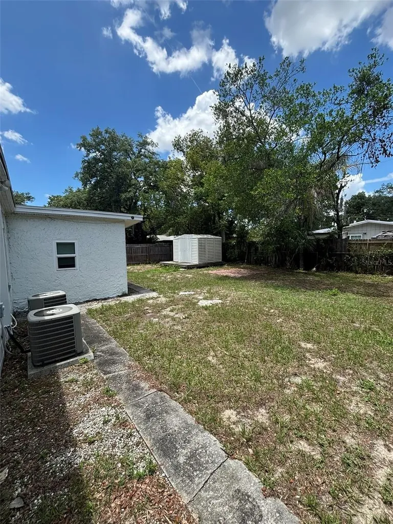 2908 E Howell Street Tampa FL 33610