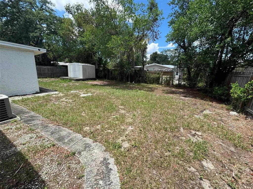 2908 E Howell Street Tampa FL 33610