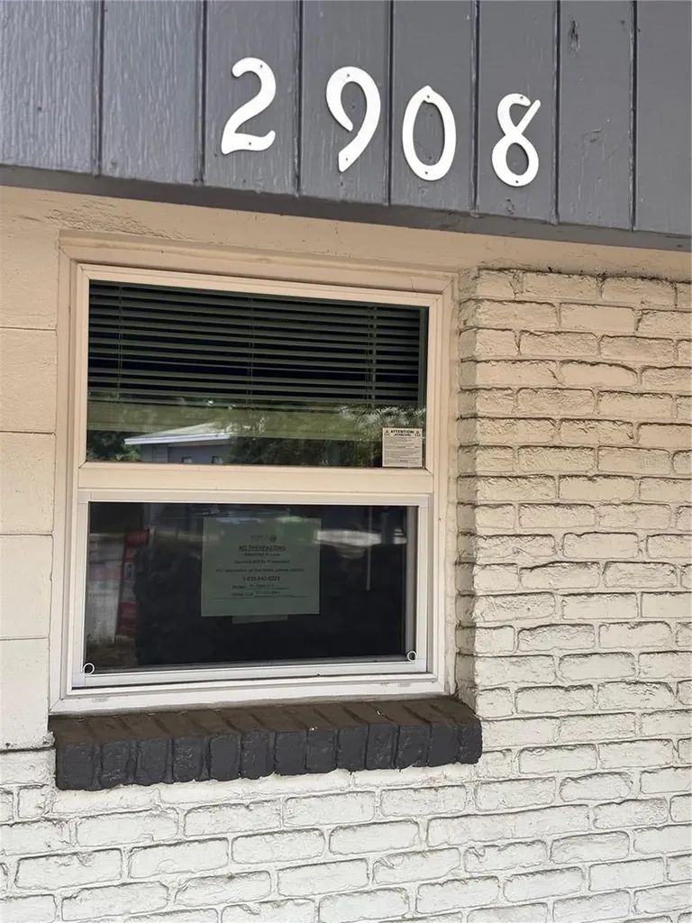 2908 E Howell Street Tampa FL 33610