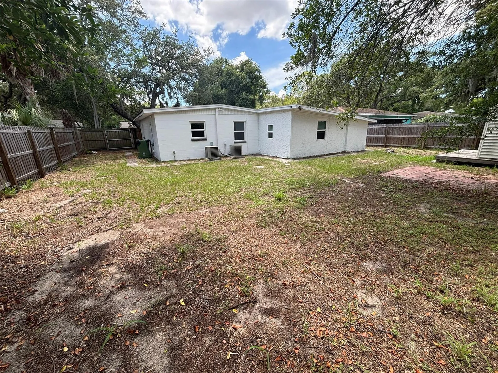 2908 E Howell Street Tampa FL 33610