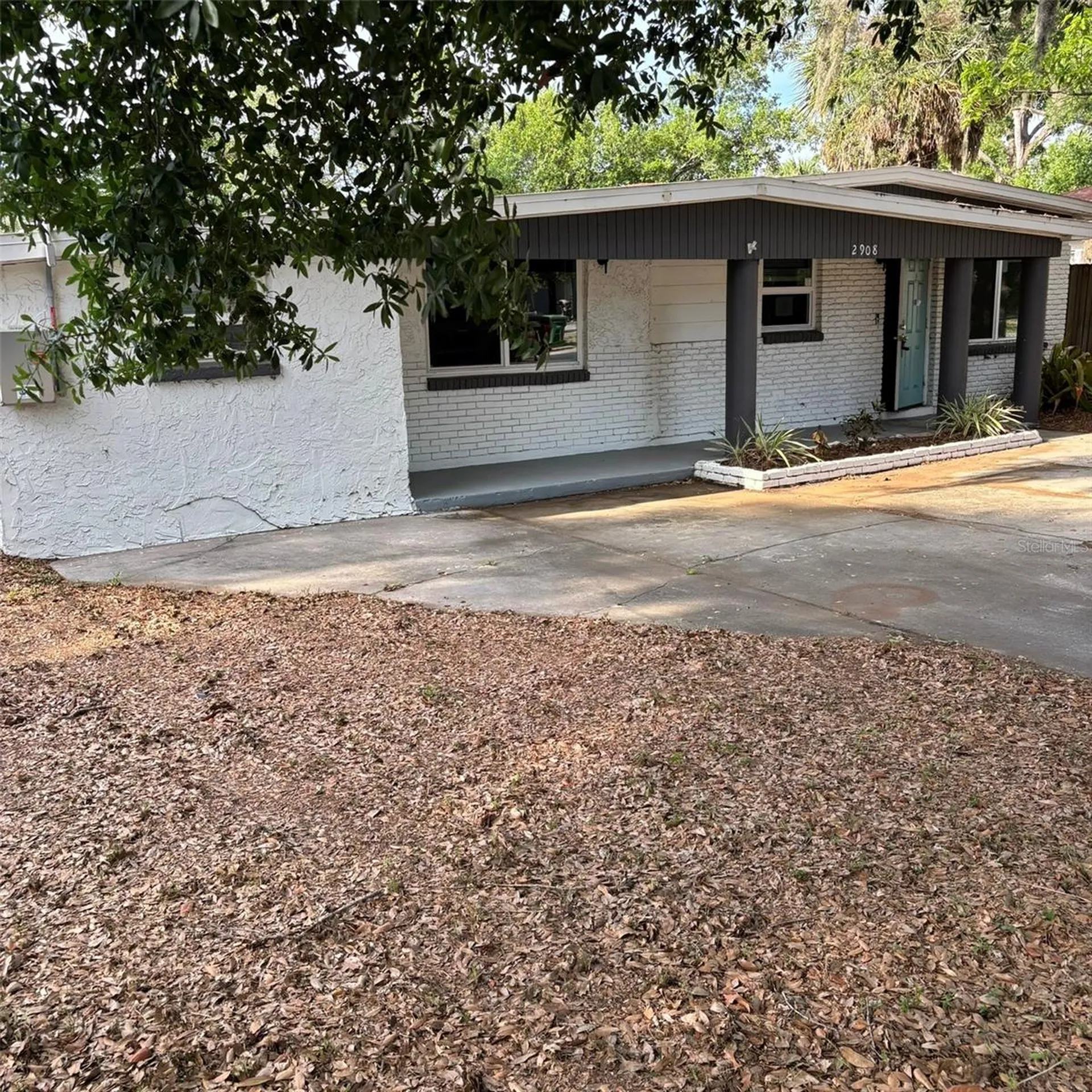 2908 E Howell Street Tampa FL 33610