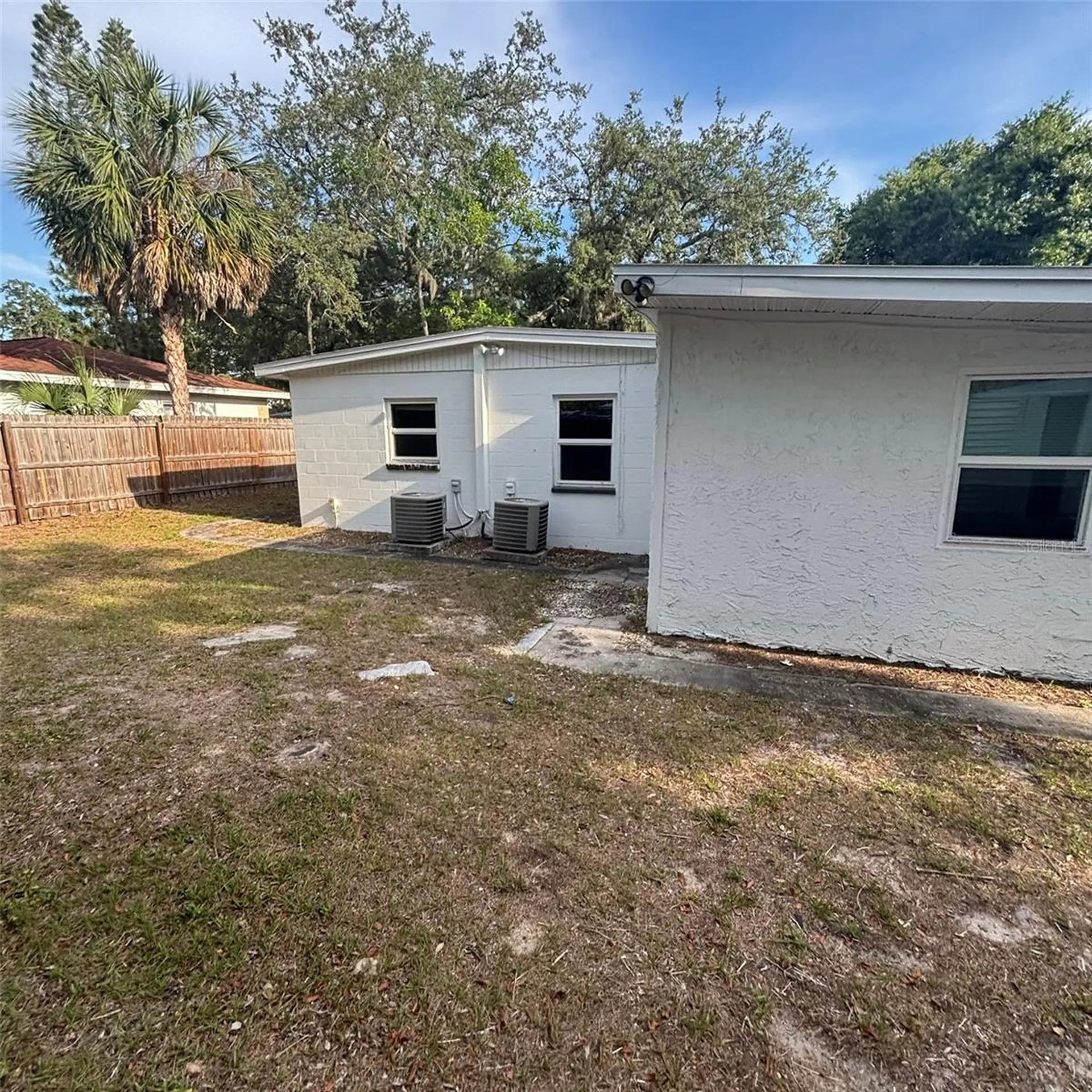 2908 E Howell Street Tampa FL 33610