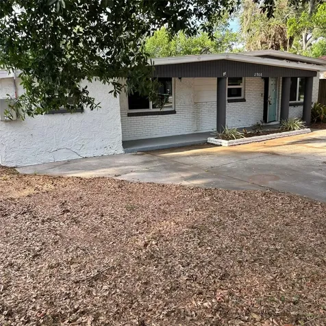 2908 E Howell Street Tampa FL 33610