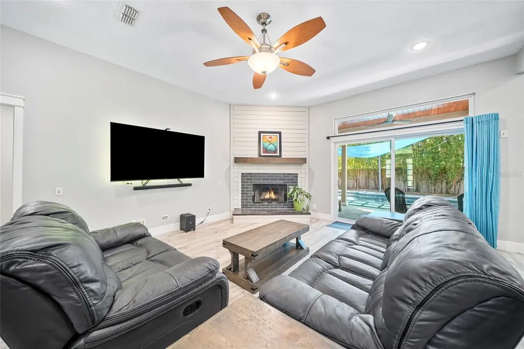 53 Oakwood Road Jacksonville Beach FL 32250