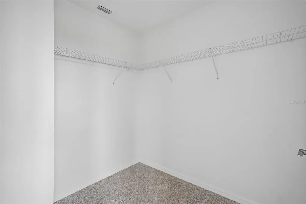 6868 Holcombe Down Drive Zephyrhills FL 33541