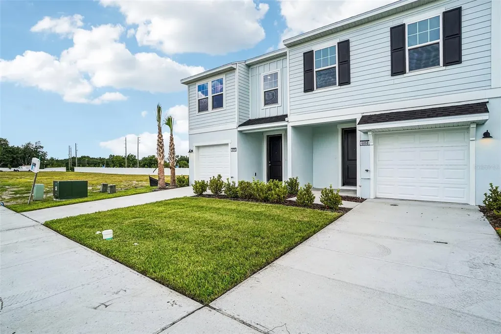 6868 Holcombe Down Drive Zephyrhills FL 33541