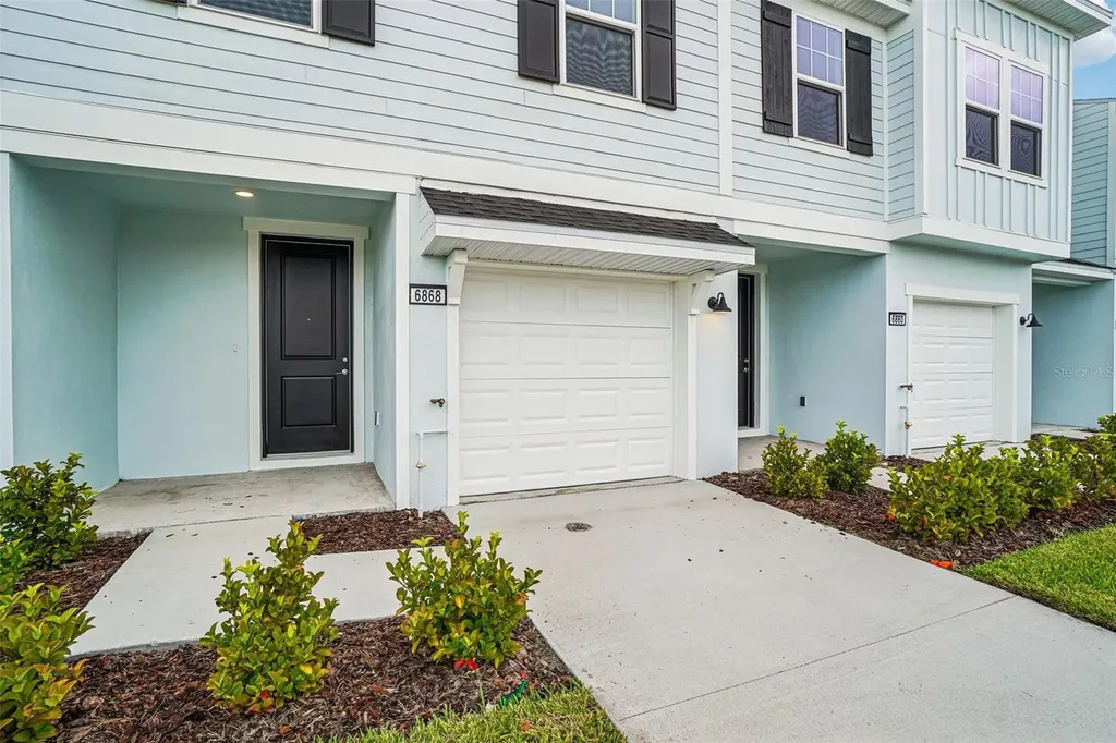 6868 Holcombe Down Drive Zephyrhills FL 33541