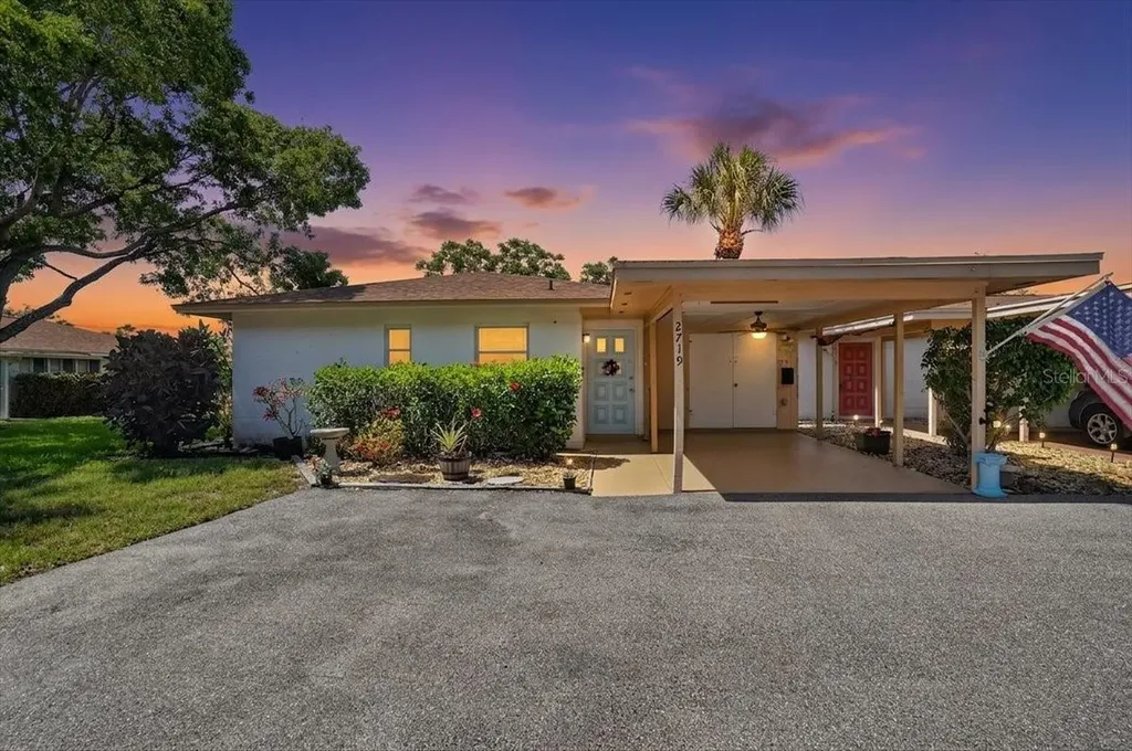 2719 51st Avenue W Bradenton FL 34207