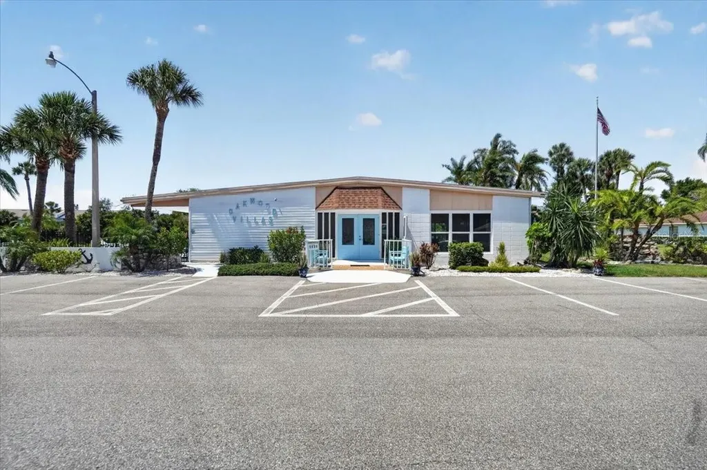 2719 51st Avenue W Bradenton FL 34207