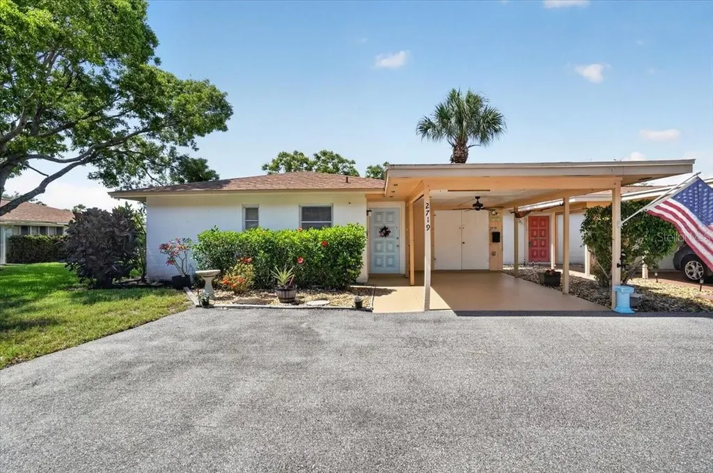 2719 51st Avenue W Bradenton FL 34207