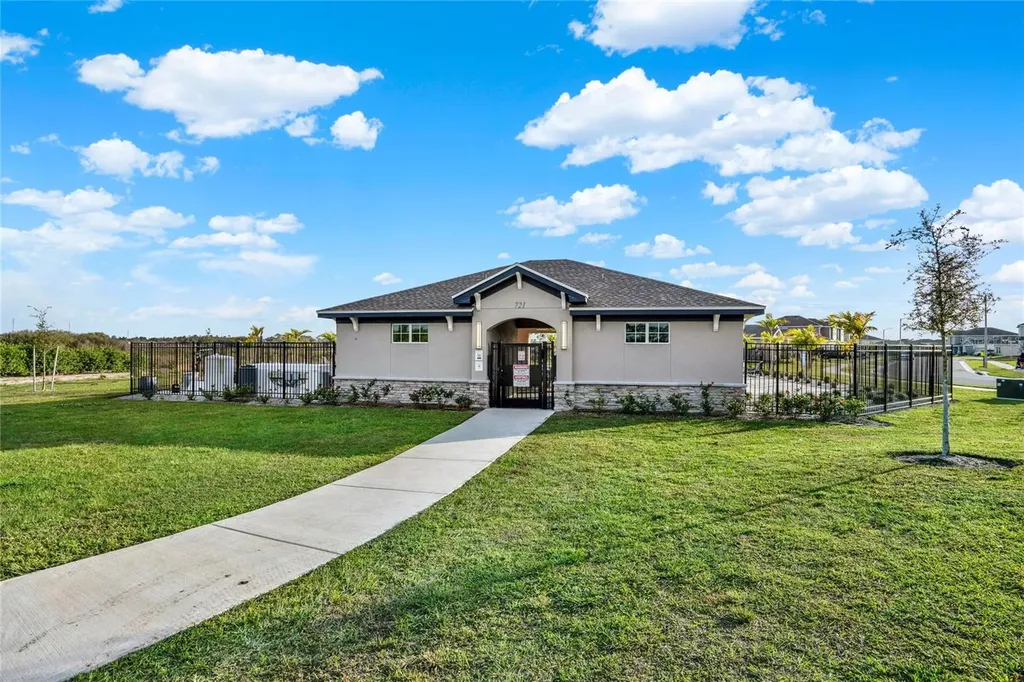 1993 Sarah Street Winter Haven FL 33884