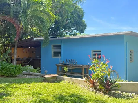 120 Calle 16 Vieques PR 00765