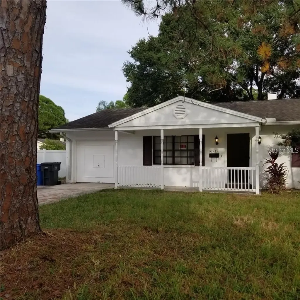 6717 Mornay Tampa FL 33615