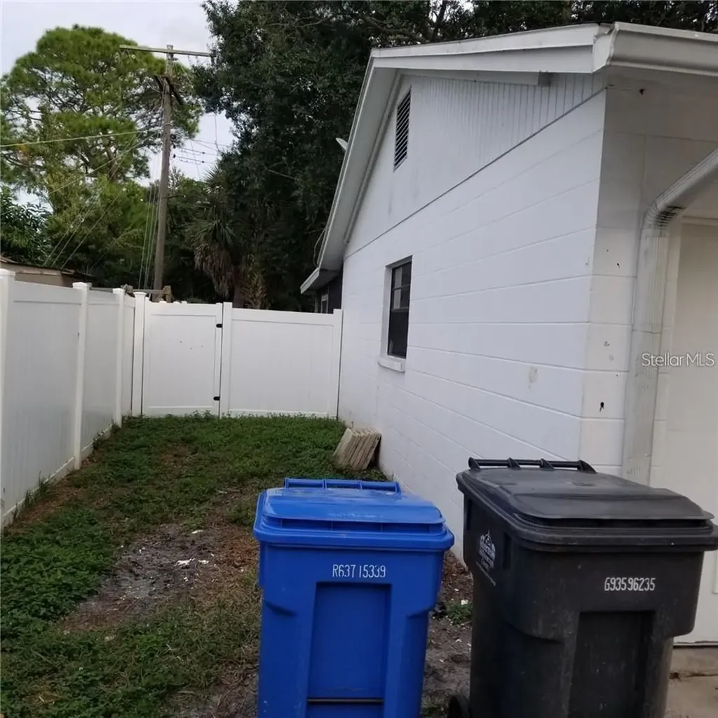 6717 Mornay Tampa FL 33615