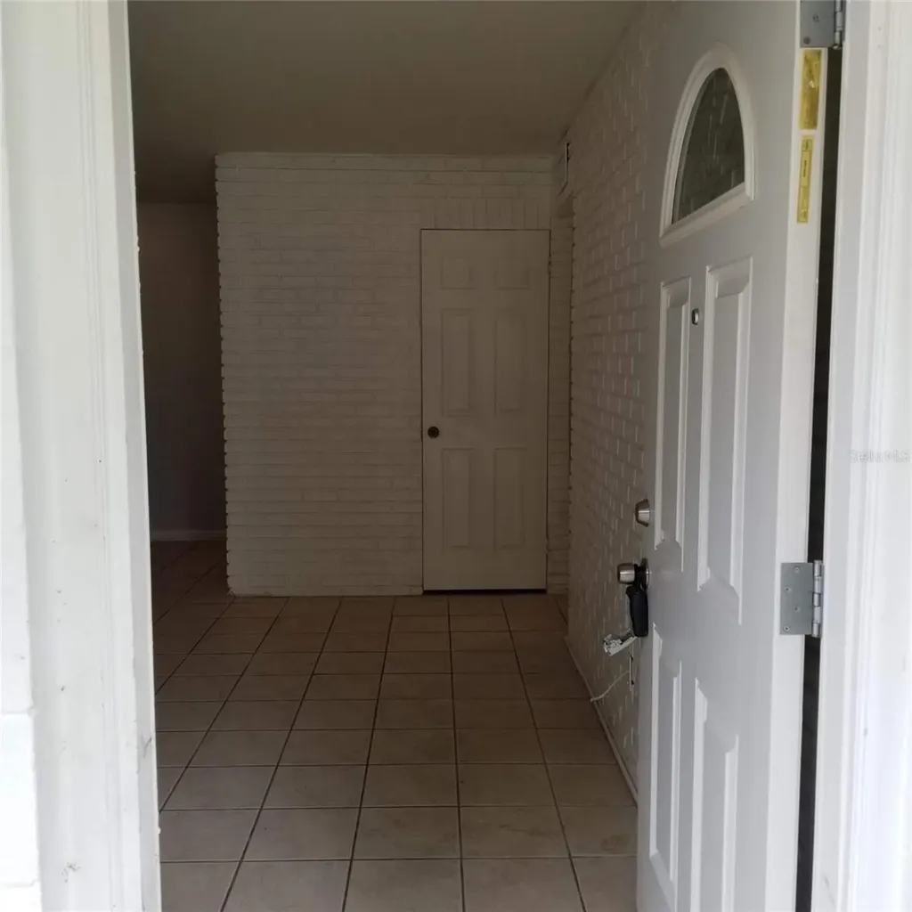 6717 Mornay Tampa FL 33615