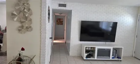6717 Mornay Tampa FL 33615