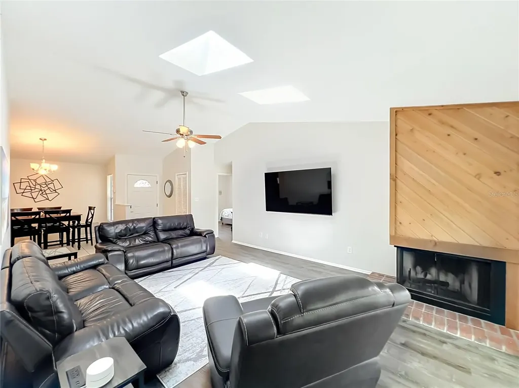 1050 Abell Circle Oviedo FL 32765