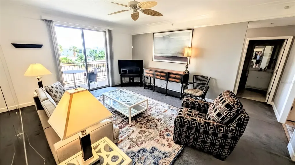 750 N Tamiami Trail Sarasota FL 34236
