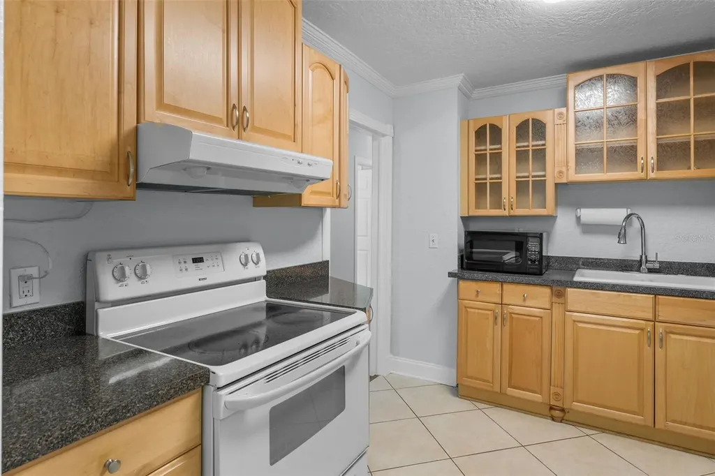 814 W Indiana Avenue Tampa FL 33603