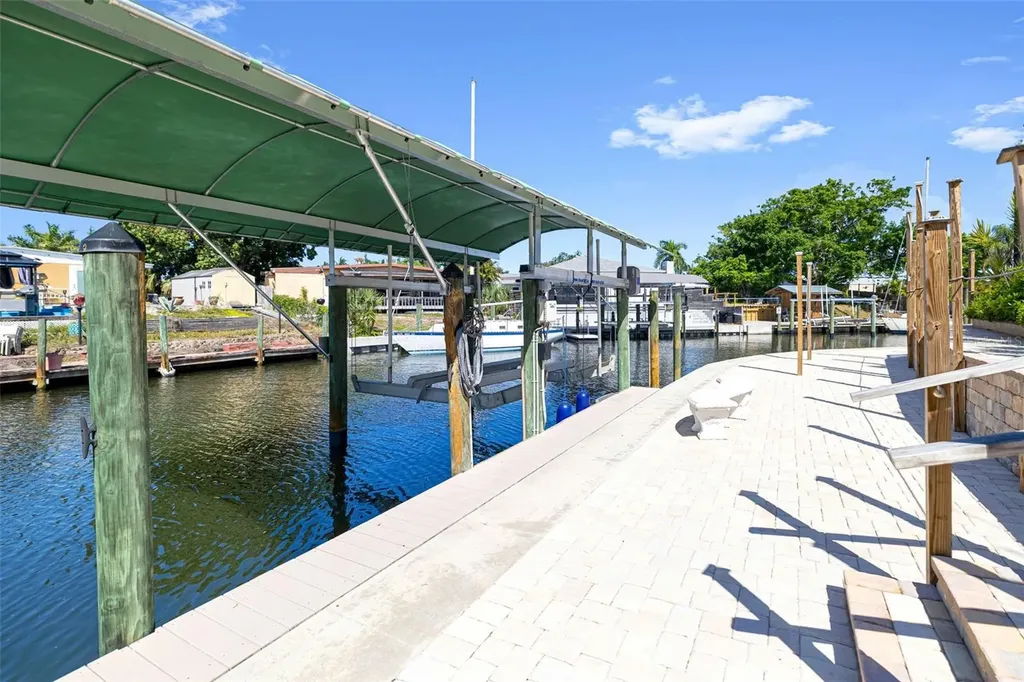 302 Bryn Mawr Island Bradenton FL 34207