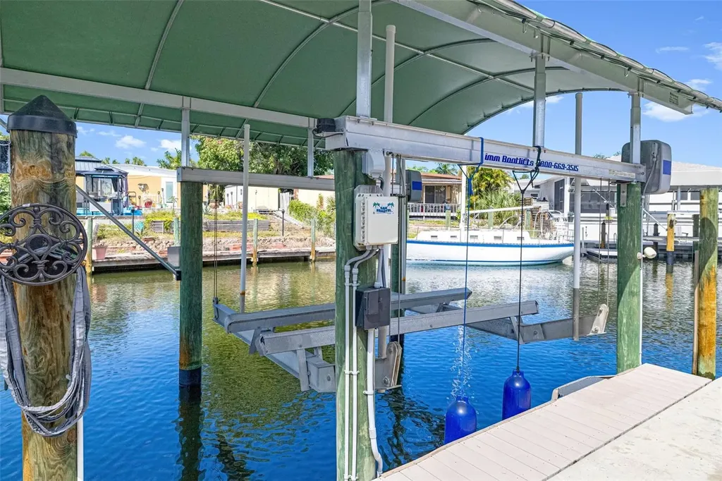 302 Bryn Mawr Island Bradenton FL 34207