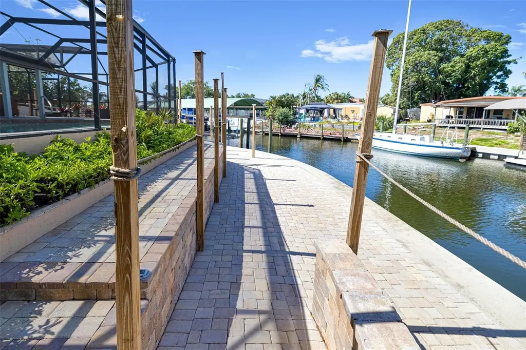 302 Bryn Mawr Island Bradenton FL 34207