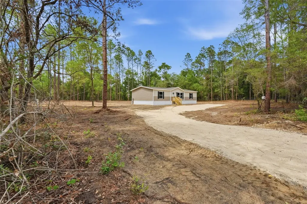 10451 NE 81st Street Bronson FL 32621