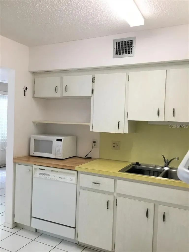 2359 Finlandia Lane Clearwater FL 33763