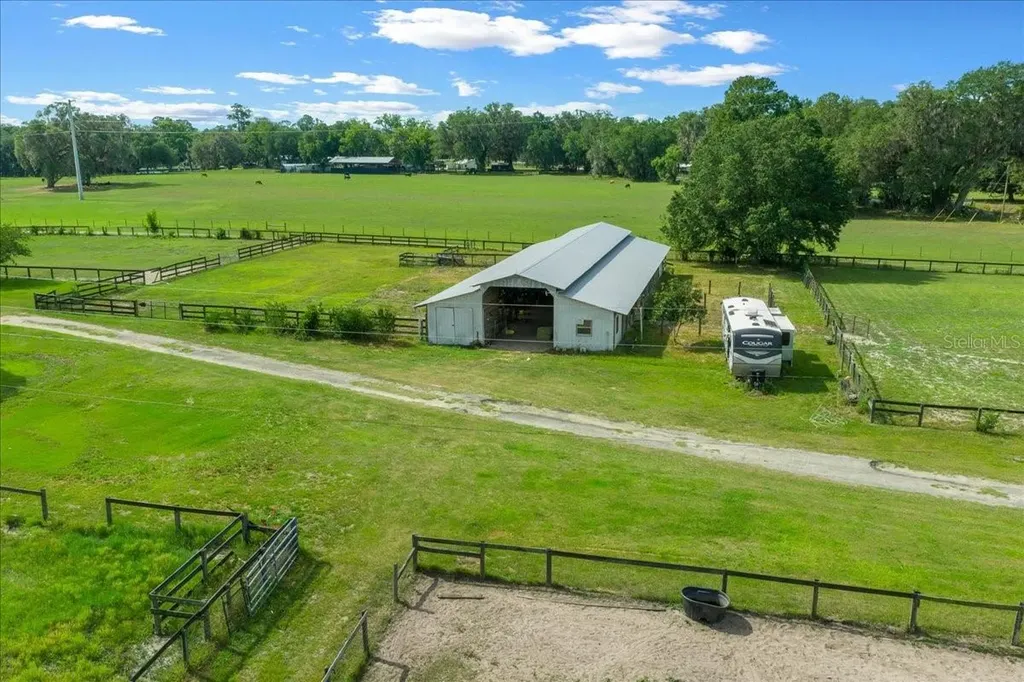 18585 N Highway 329 Reddick FL 32686