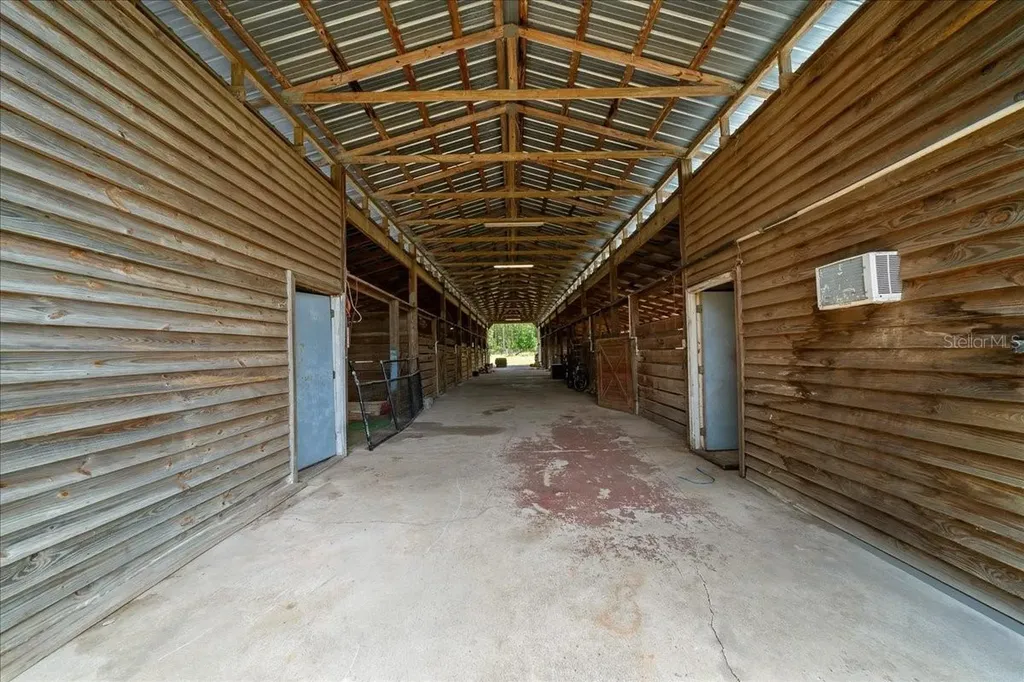 18585 N Highway 329 Reddick FL 32686