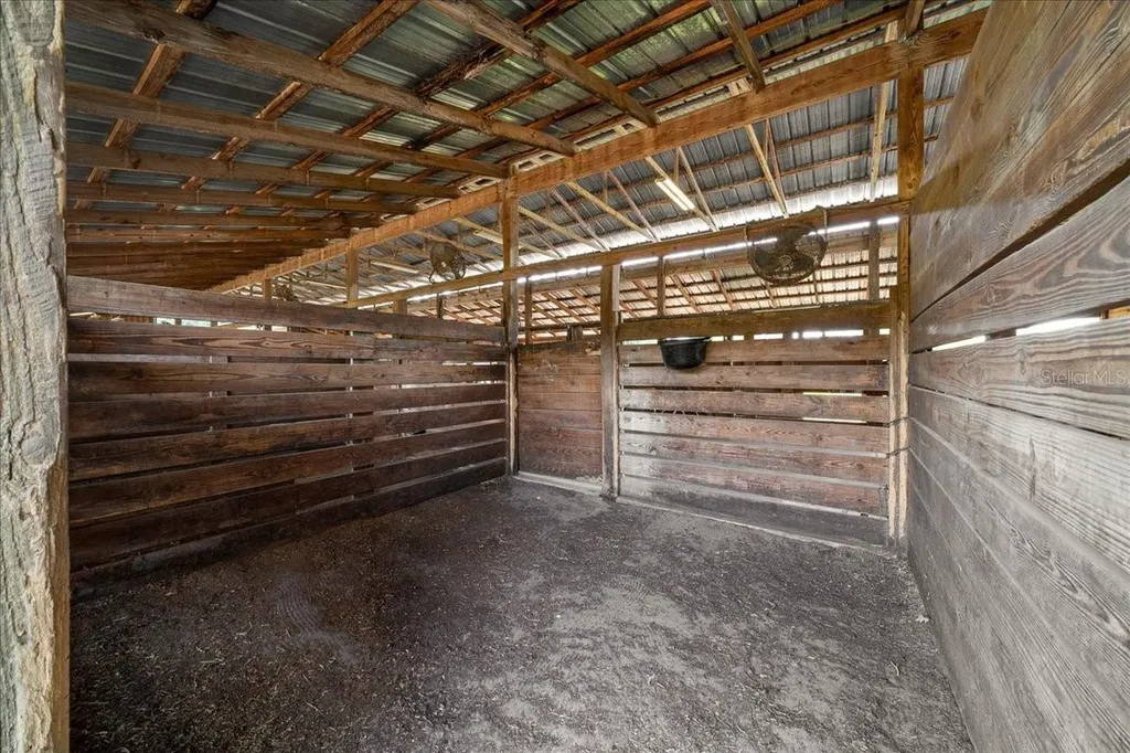 18585 N Highway 329 Reddick FL 32686