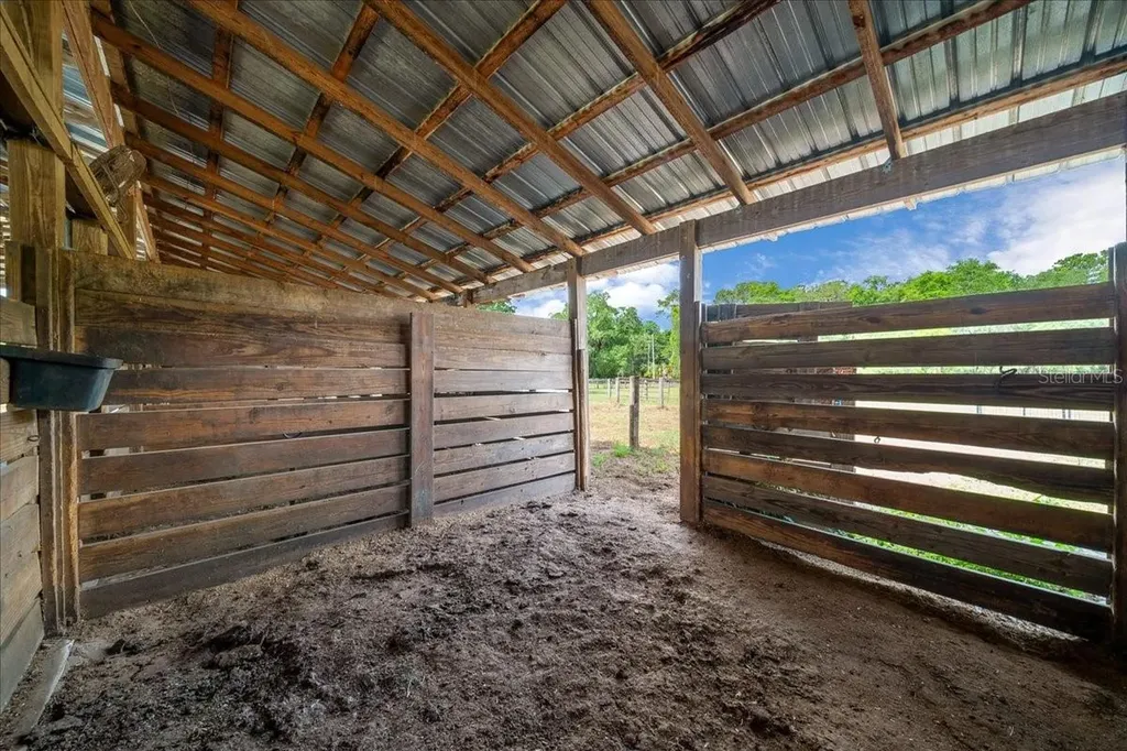 18585 N Highway 329 Reddick FL 32686