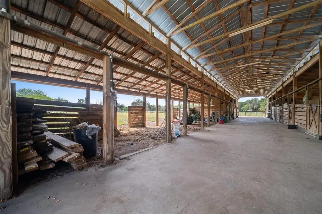 18585 N Highway 329 Reddick FL 32686