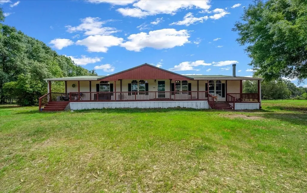 18585 N Highway 329 Reddick FL 32686