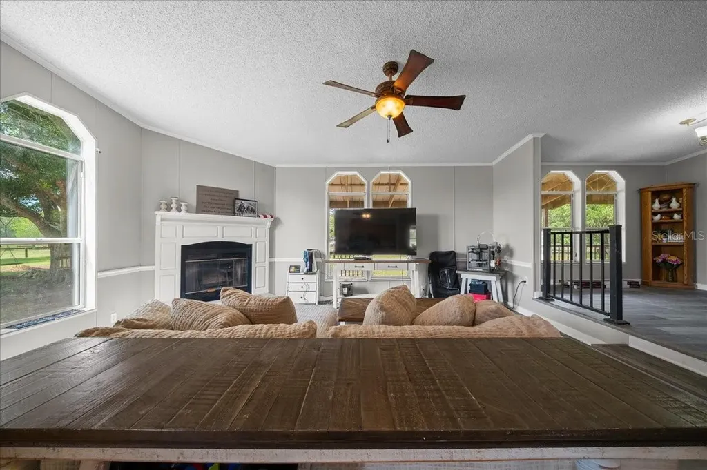 18585 N Highway 329 Reddick FL 32686