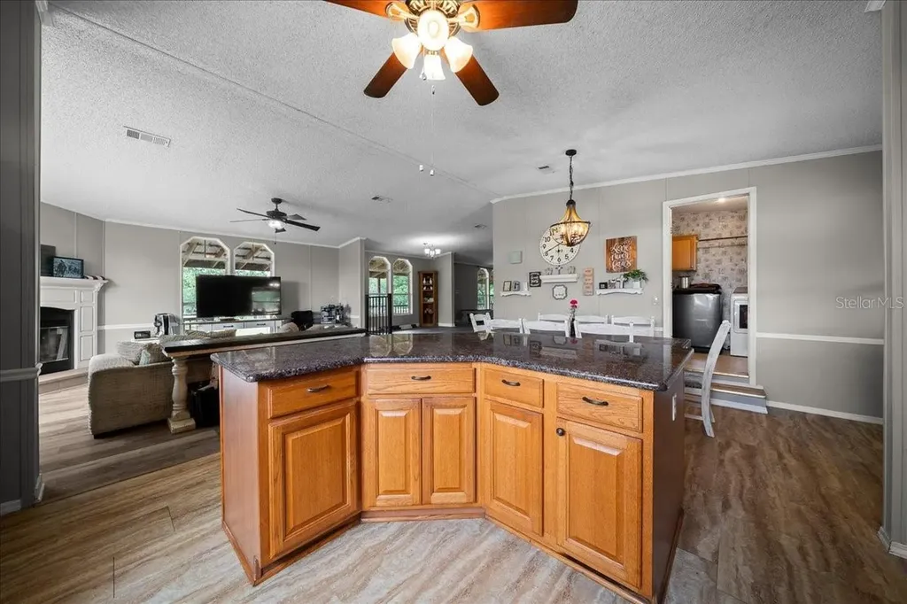 18585 N Highway 329 Reddick FL 32686