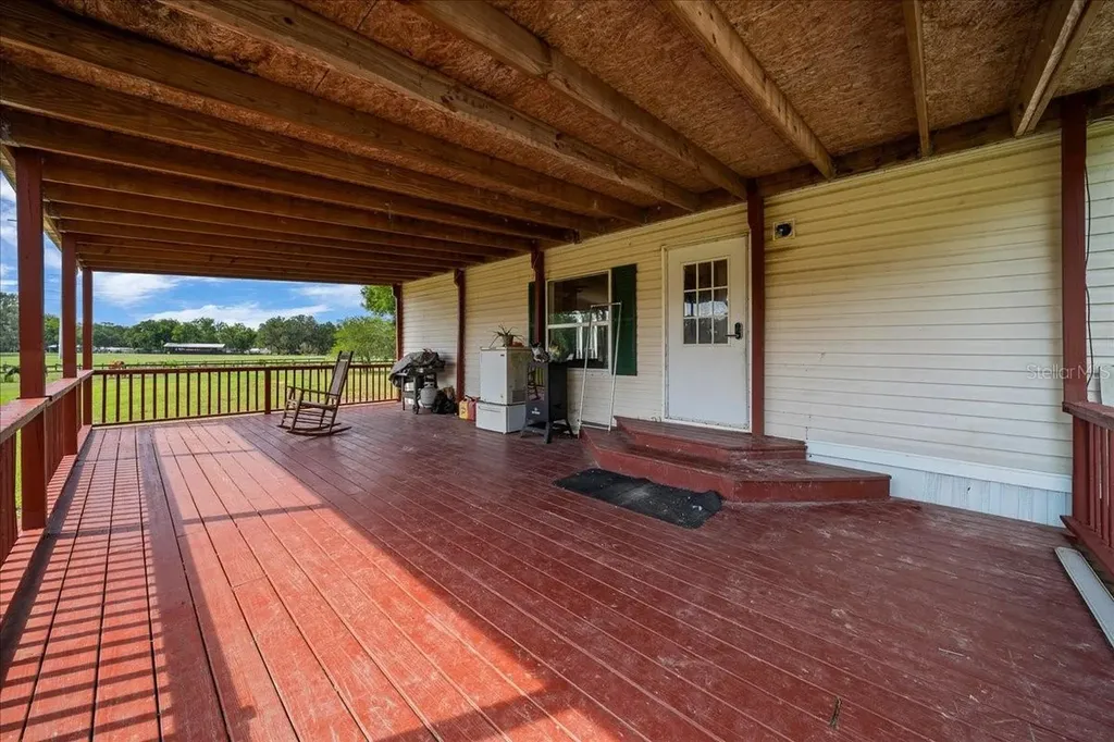 18585 N Highway 329 Reddick FL 32686