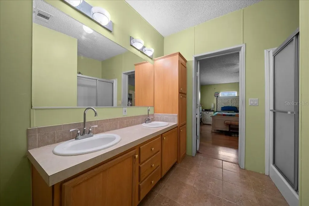 18585 N Highway 329 Reddick FL 32686