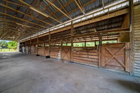 18585 N Highway 329 Reddick FL 32686