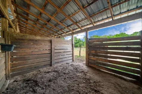 18585 N Highway 329 Reddick FL 32686