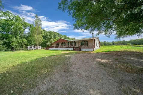 18585 N Highway 329 Reddick FL 32686