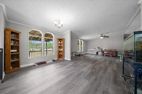 18585 N Highway 329 Reddick FL 32686