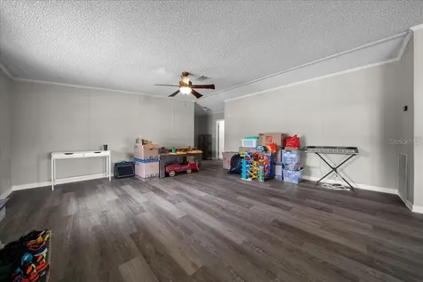 18585 N Highway 329 Reddick FL 32686