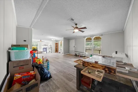 18585 N Highway 329 Reddick FL 32686
