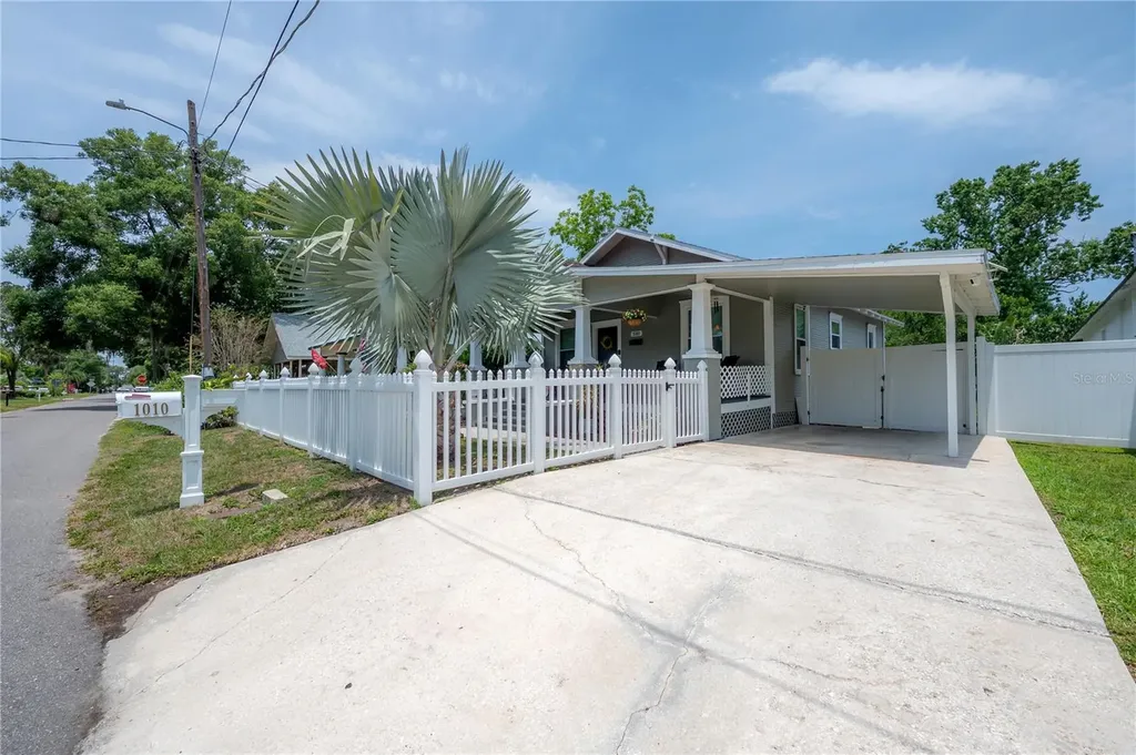 1010 E Curtis Street Tampa FL 33603