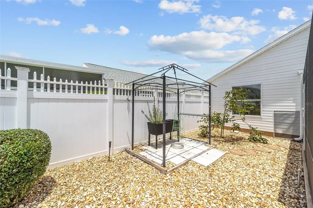418 Flossmoor Court The Villages FL 32162