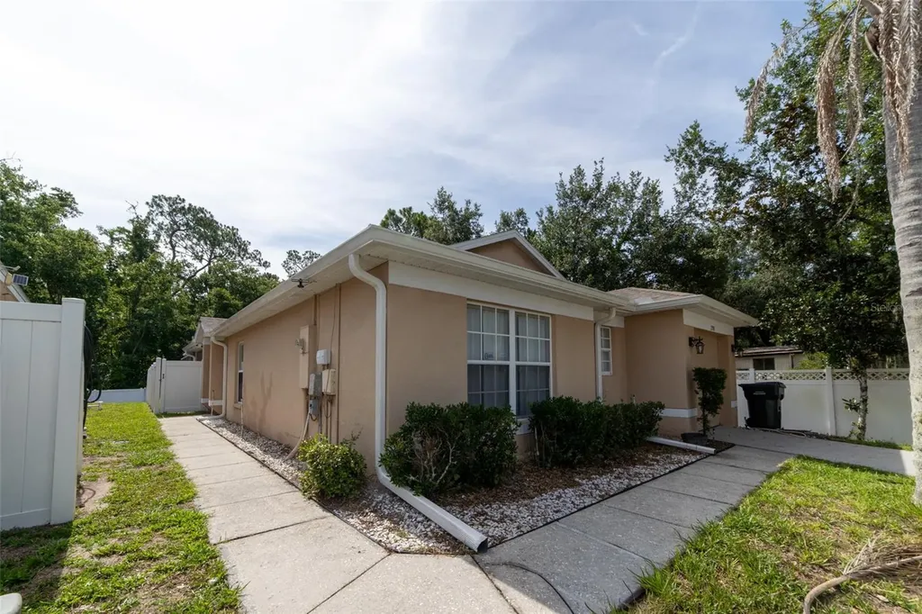 298 Hammock Court Davenport FL 33896