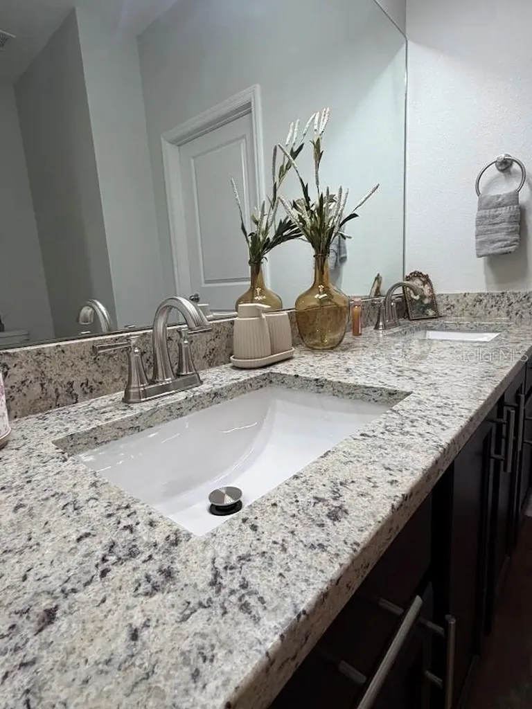1261 Anchor Bend Drive Ruskin FL 33570